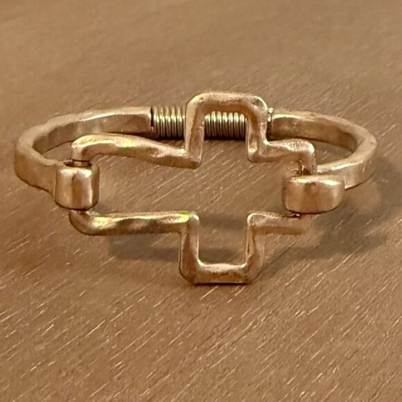 Gold-Tone Cross‎ Bracelet - Picture 1 of 4